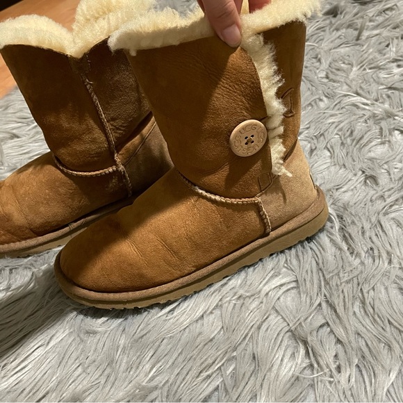 UGG Boot Bailey Button II in chestnut suede - Picture 6 of 7